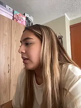 Miabonnett_ live cam on StripChat