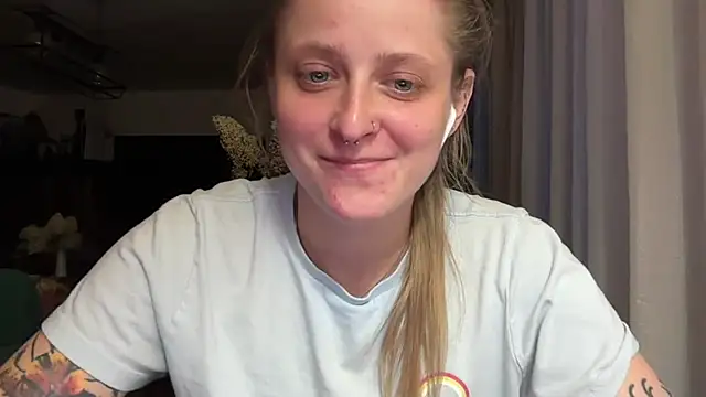 LeaWetGirl live cam on StripChat