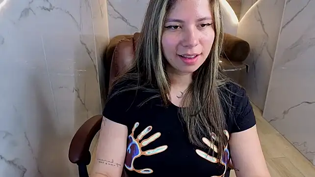miaa_cn live cam on StripChat