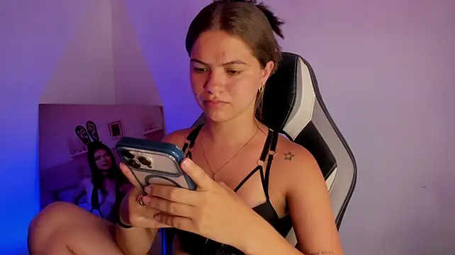 PaigeJayden live cam on StripChat