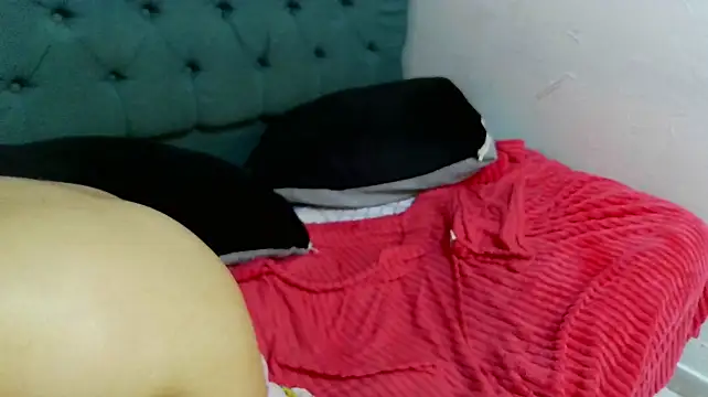 VAINILADREAM live cam on StripChat