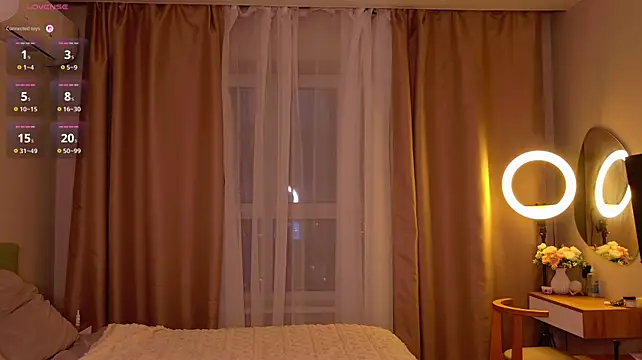 MiaKomoi live cam on StripChat