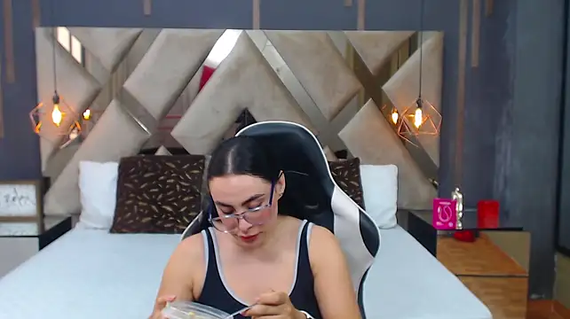 MartinaaFit live cam on StripChat
