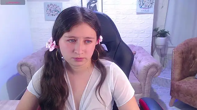 perlaa_tk live cam on StripChat