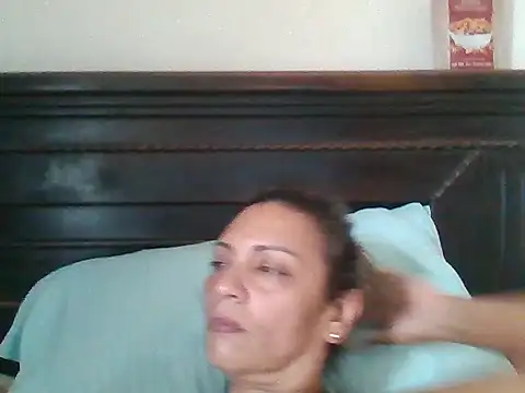 HallyGirlHot live cam on StripChat