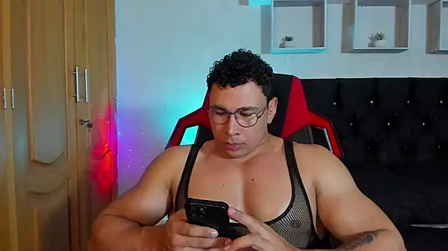 tyler_hank01 live cam on StripChat