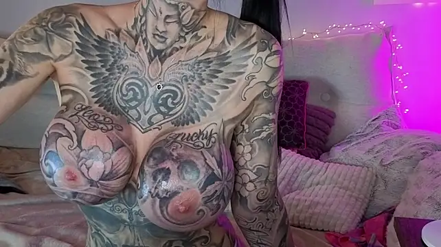 MeganWitch live cam on StripChat