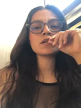 Gia_Mazzon live cam on StripChat