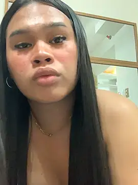 blare_Monica webcam