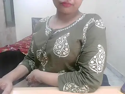 Bold-Divya1 live cam on StripChat