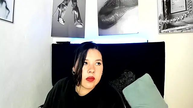 LinaBrowm live cam on StripChat