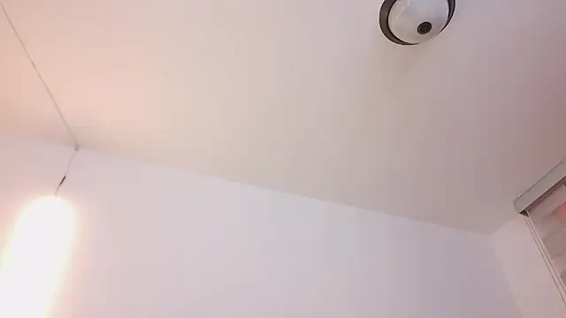 selene_red_ live cam on StripChat