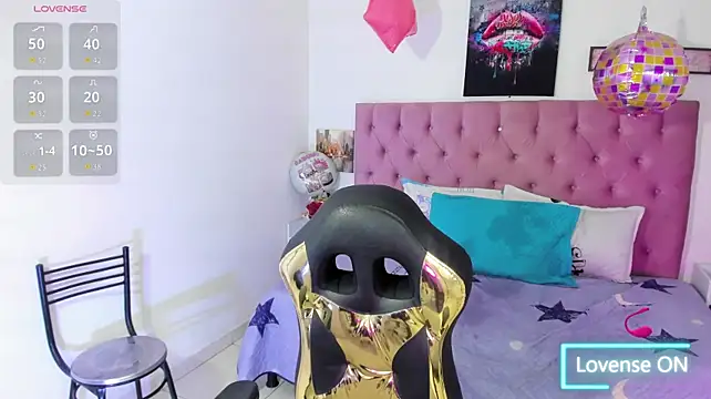 Lux_wish live cam on StripChat