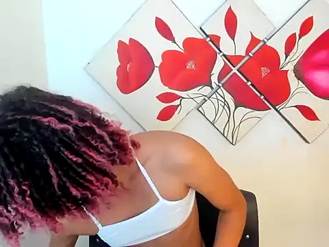Elianisbigcock live cam on StripChat