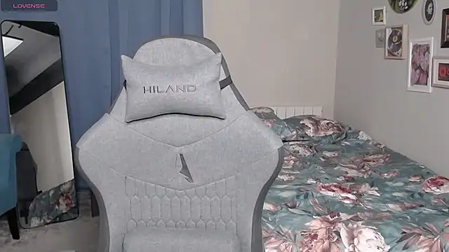 LaslyAngel live cam on StripChat