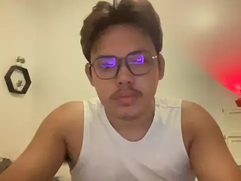 chris_oncam live cam on StripChat