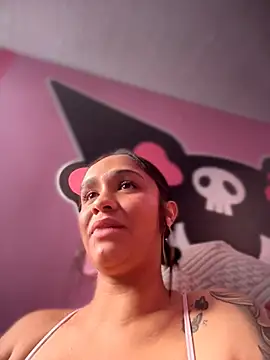 Isabella-Teen live cam on StripChat
