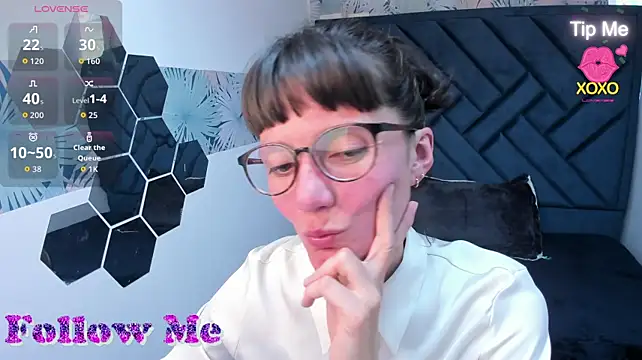 Valery_More__ live cam on StripChat