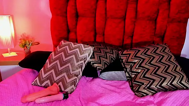 NicolJeans live cam on StripChat