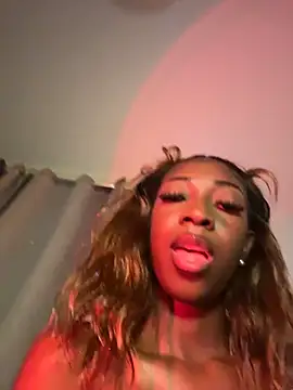 Nina_Velveta