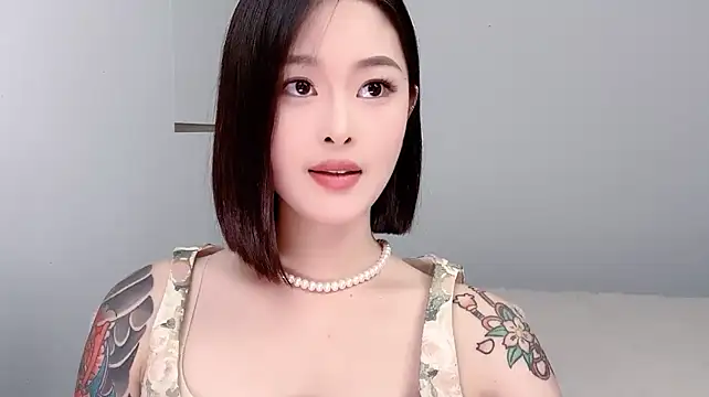 Ivy_360 live cam on StripChat