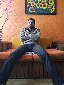 MexaCamGuy live cam on StripChat