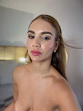 Lia_Brooks