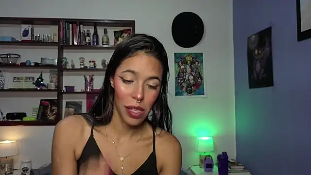 stephania_t live cam on StripChat