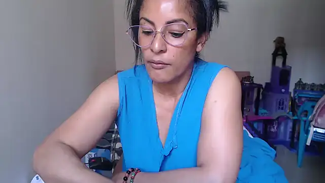 kateleyagrey live cam on StripChat