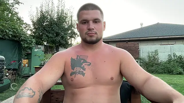 chiraq1945 live cam on StripChat