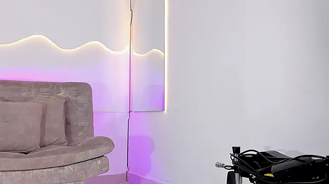 ArohomLester_ live cam on StripChat
