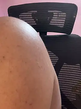Tamil_Maaya live cam on StripChat