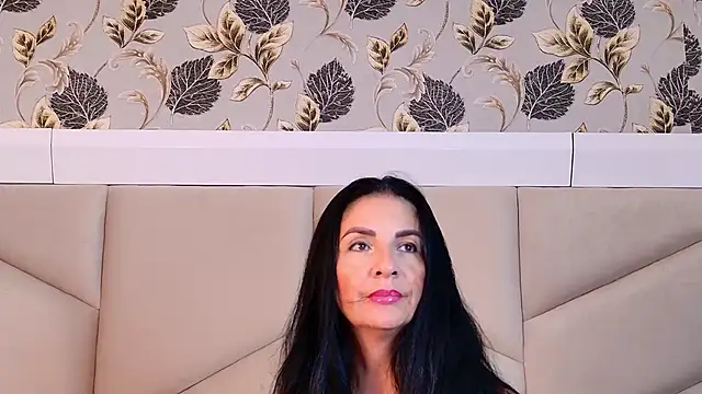 AlizonMoreti live cam on StripChat