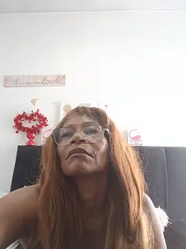 BustyMilf_