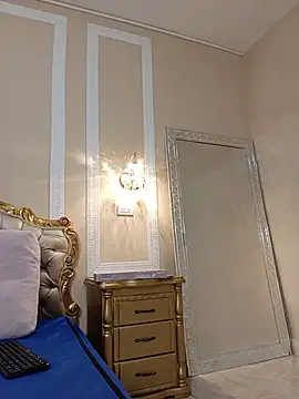 AuroraRenard live cam on StripChat