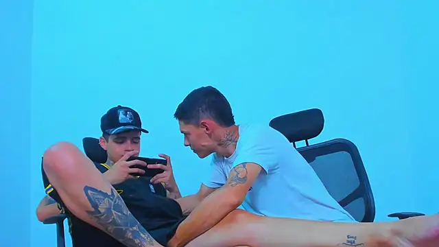 Thomas-Wil live cam on StripChat