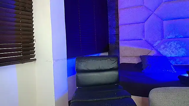Tyler_Mcrey live cam on StripChat