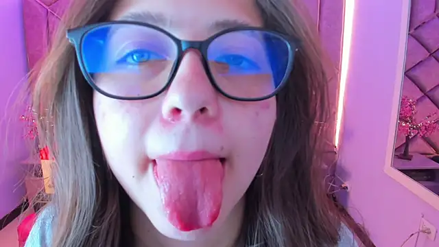 sarah_sweett_ webcam