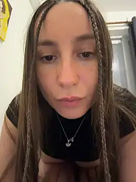 viviandaimond1 live cam on StripChat