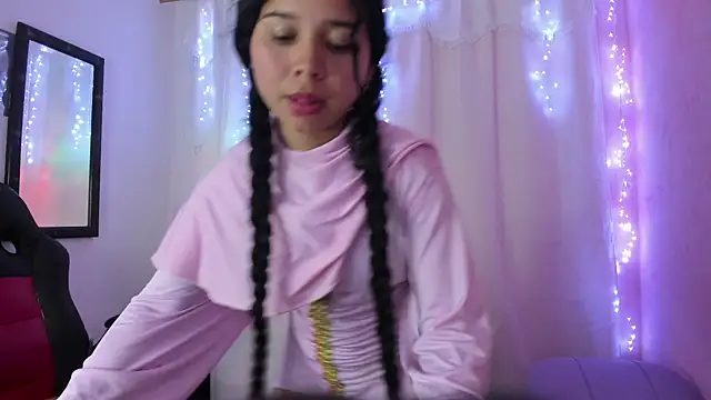 Milly-Way live cam on StripChat