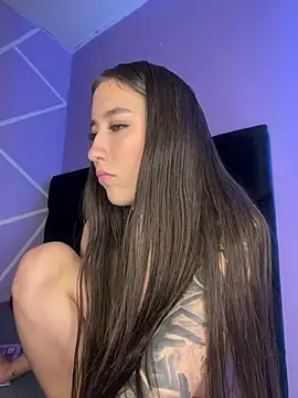 _Luuna live cam on StripChat