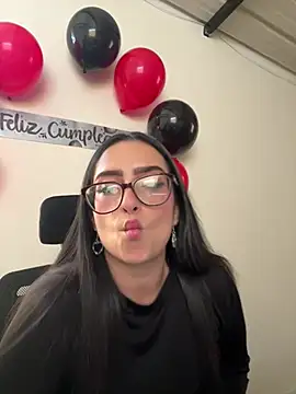 Kloenovoa- live cam on StripChat