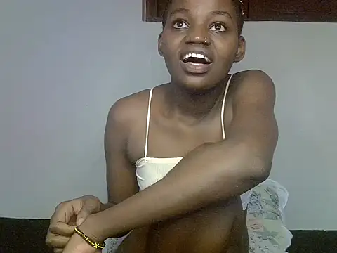 Sweet_smiles2 live cam on StripChat