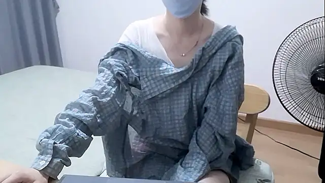 xinyibao live cam on StripChat