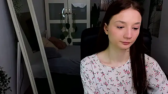 melanievirelle (F teen) - Show my ass in panties