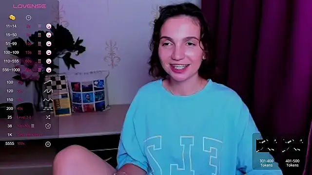 KindHazelHere_ live cam on StripChat