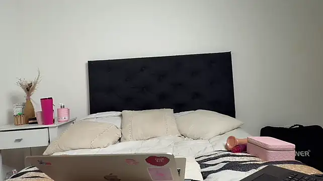daisy_sweetx live cam on StripChat