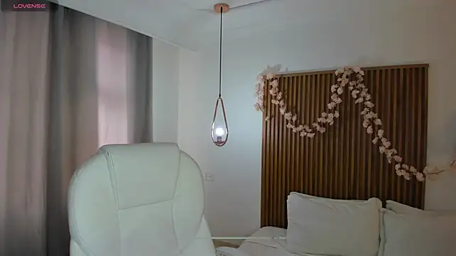 Evely_crosss live cam on StripChat