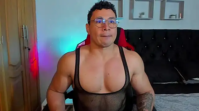 tyler_hank01 live cam on StripChat