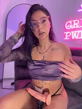 soyalanna live cam on StripChat